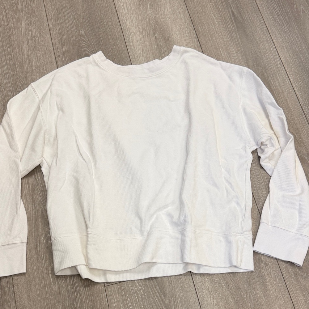 Perfect White Tee Serena pullover